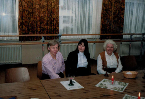 1987 Weihnachten - Christa Bender, Karin Freudenreich, Mia Heckert (von li.)