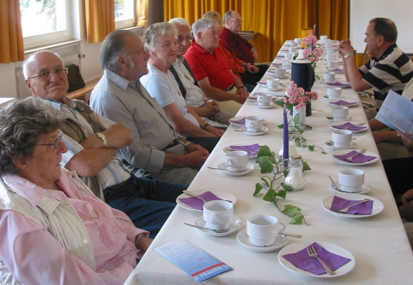 2007 80 Jahre ESSC Feier - Rosi ?, Seppel Wäsch, H. Heiderich, Ruth + Günter Bockenheimer, Karl Heinz Butzbach, Karin + Eugen Zahn, Alfons Stücker (von li.)