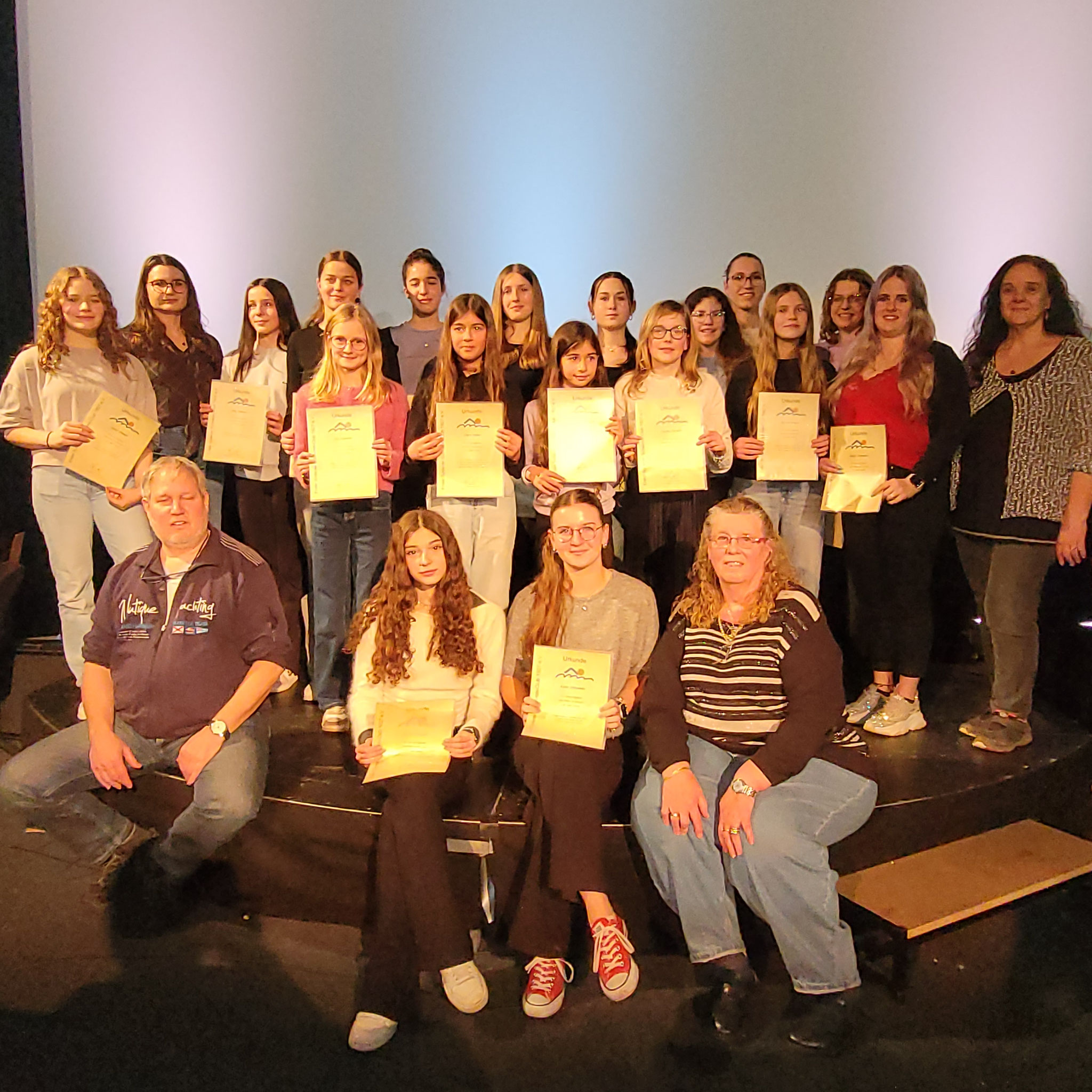 Geehrte Synchros mit Trainerinnen